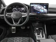 Volkswagen Golf 1.5 eTSI 150pk DSG R-Line · Apple/Android Car Play · Trekhaak ·  Camera + Parkeersensoren · Stoelverwarming · Garantie t/m 24-09-2030 of 100000km.