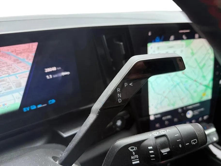 Renault Austral 1.2 E-Tech full hybrid 200 techno esprit Alpine AUTOMAAT NAVI AIRCO CAMERA ELECTRISCHE STOELEN STOELVERWARMING STUURVERWARMING HOGE INSTAP APPLE CARPLAY ANDROID AUTO ZEER MOOIE AUTO