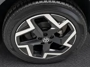 Volkswagen T-Cross 1.5TSI 150PK R-Line DSG · Trekhaak · Camera · Navigatie · Apple/Android Car Play · Stoelverwarming · Garantie t/m 01-10-2025