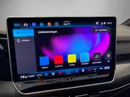 Volkswagen Golf 1.5 eHybrid 272pk DSG GTE · Panoramadak · Camera · Inklap. Trekhaak · Leder Vienna · Head-Up Display · Stuur-& Stoelverwarming + verkoeling · Garantie t/m 15-06-2030 of 100.000km