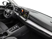Volkswagen Golf Life Edition 1.5 eHybrid 204 PK 7 versn. DSG · Draadloze telefoonlader · Achteruitrijcamera · Privatelease Van 594,- voor  472,- obv 24 maanden! · Prijs is inclusief inruilpremie · MEGA SALE