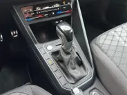 Volkswagen Taigo 1.0 TSI R-Line | Digital Cockpit | Camera | Adaptive Cruise Control | Apple CarPlay & Android Auto | LMV | Climate Control | Parkeersensoren | Verwarmde Spiegels |
