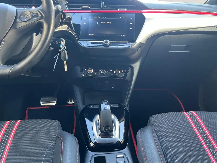 Opel Corsa 1.2 Edition | AUTOMAAT | Carplay | Stoelverwarming | Dodehoek detectie | Climate Control | Draadloze telefoonlader | Parkeercamera