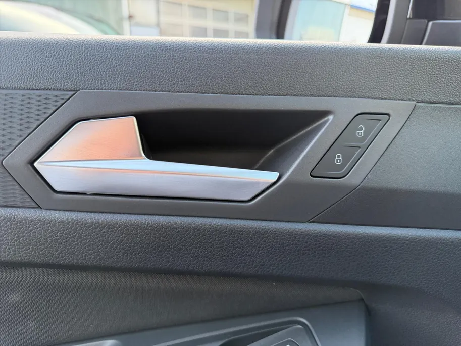Ford Transit Connect 1.5 EcoBoost PHEV L2 Limited | NL auto | Adapt. Cruise control | Trekhaak | Parkeersensoren voor en achter | Achteruitrijcamera | Navigatie | Apple carplay & Android auto | BLIS | Voorruitverwarming | 17' inch lichtmetalen velgen |