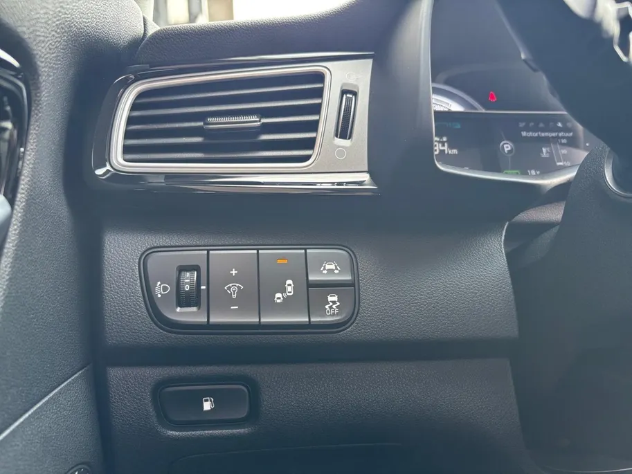 Kia Niro 1.6 GDi Hybrid First Edition | Trekhaak | Achteruitrijcamera | Stoel en stuurverwarming |