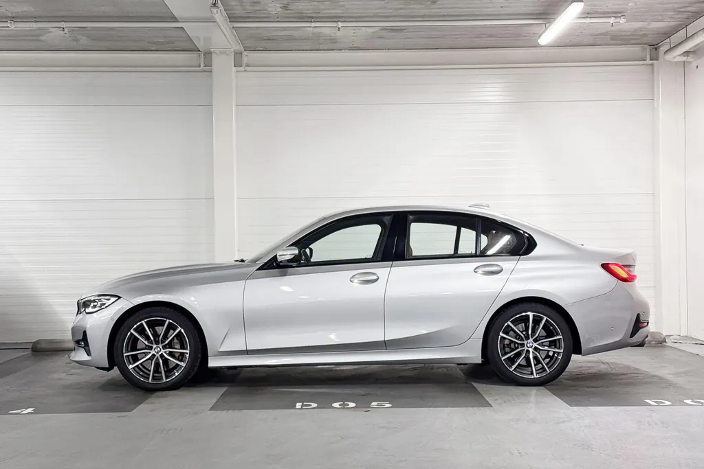 BMW 3 Serie Sedan 330i High Executive Edition