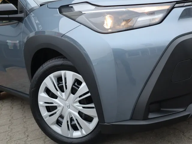 Toyota Aygo X Hybrid 115 play | Camera | Apple/Android Carplay