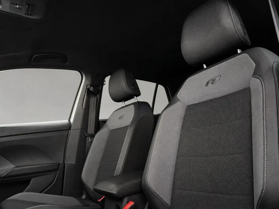 Volkswagen T-Cross 1.0 TSI 110pk R-Line · Apple/Android Car Play · P-Sensoren · Navigatie · Virtual Cockpit · 18'' Inch ·