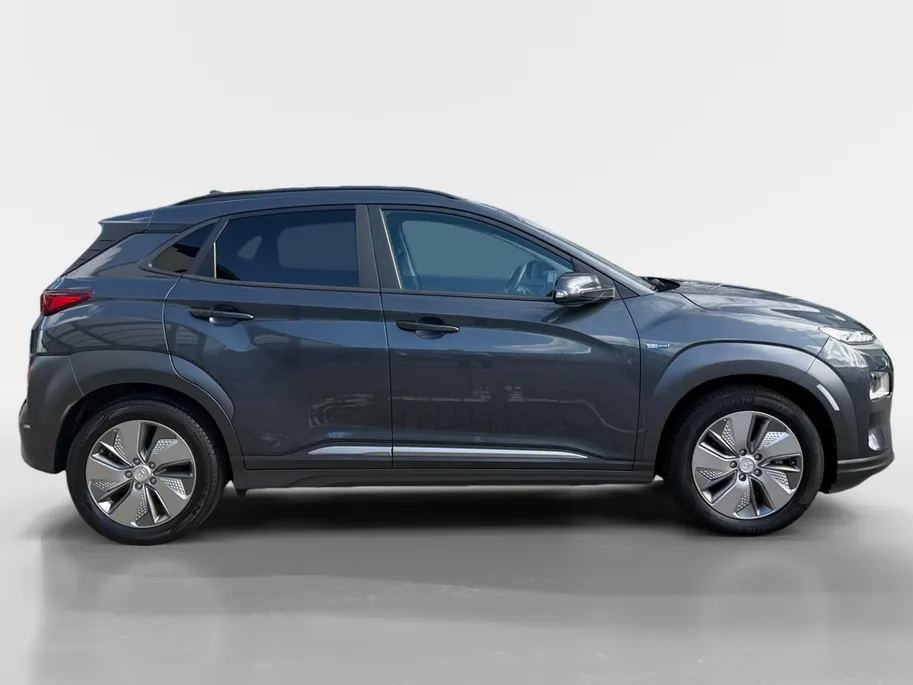 Hyundai Kona EV Fashion Design 39 kWh | Zeer nette auto | Dealer onderhouden | SOH 89,7% | Zeer compleet | Stoel & stuurverwarming | Apple Carplay / Android Auto |