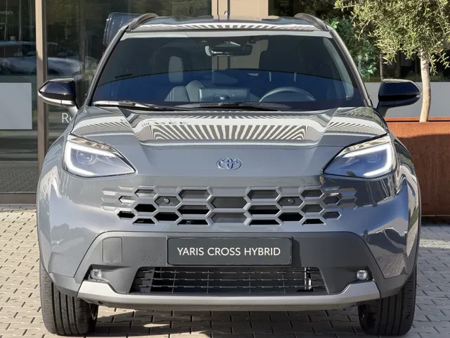 Toyota Yaris Cross 1.5 Hybr 130 First | Comfort Pack | Uit Voorraad Leverbaar |