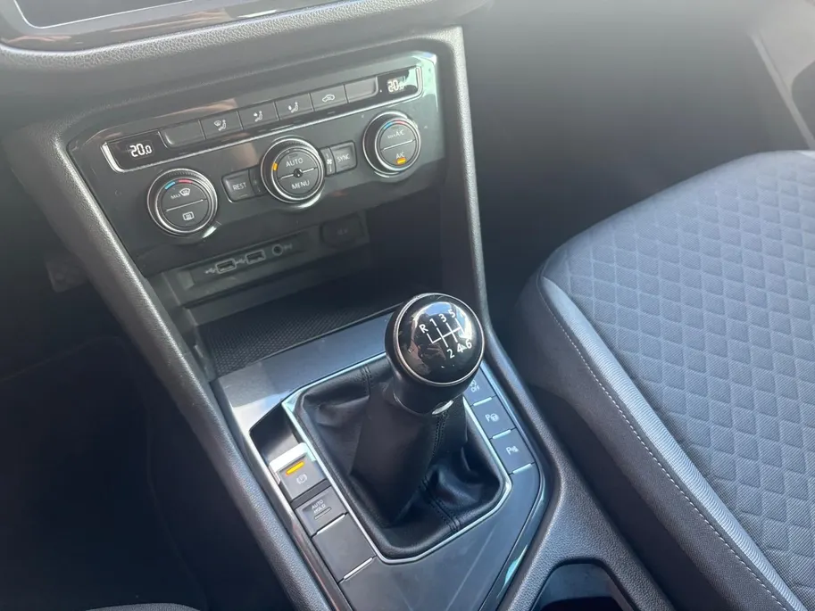 Volkswagen Tiguan 1.5 TSI ACT Comfortline Business | Trekhaak | Achteruitrijcamera | Climate control | ACC