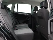 Volkswagen Tiguan 1.4 TSI eHybrid 245pk DSG Life Business · Camera · Inklap. Trekhaak · Stuur- & Stoelverwarming · Apple/Android Car Play · Elek. Achterklep ·