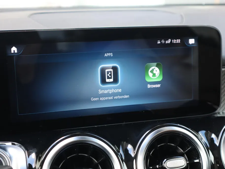 Mercedes-Benz GLB 200 Premium Plus l Trekhaak l Panoramadak l Carplay