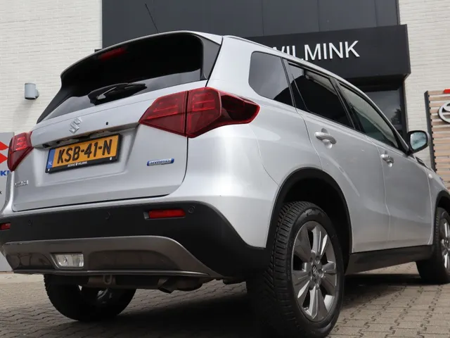 Suzuki Vitara 1.4 BoosterJet Hybrid Select Automaat All Seasons | Carplay | Adaptive Cruise