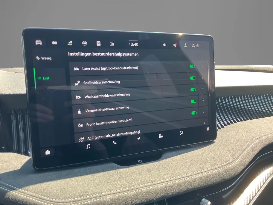 Škoda Superb Combi 1.5TSI 150kW/204PK PHEV Sportline DSG · Panoramadak · Apple/Android Car Play · Camera ·  Leder/Alcantara · Trekhaak ·