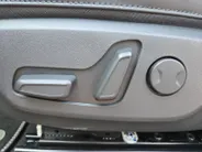 Kia Niro EV Edition Advanced 64.8 kWh Accu 100% | 1e Eigenaar | Dealer onderhouden | Cruise Control Adaptief | Stoelverwarming | Camera | Apple Carplay & Android Auto | Leder | Fabrieksgarantie t/m 28-3-2031 + 3x 1 jaar* | NAP