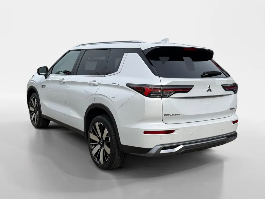 Mitsubishi Outlander 2.4 PHEV Intense + | Modeljaar 2026 | 6000 EURO Korting | Direct leverbaar | Rondom camera | Stoel stuur verwarming |