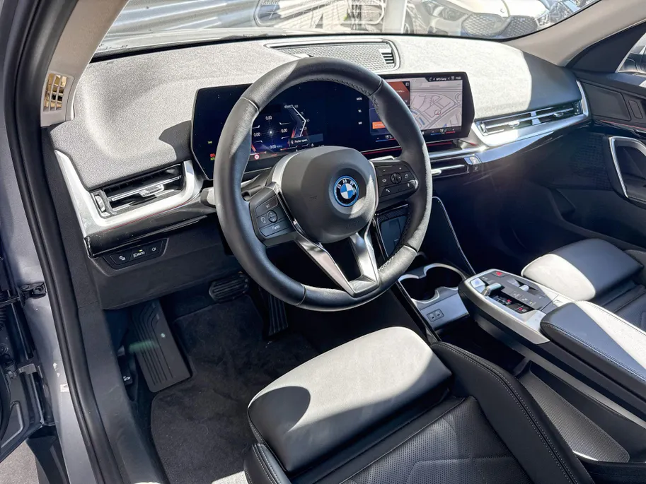 BMW iX2 eDrive20 67 kWh