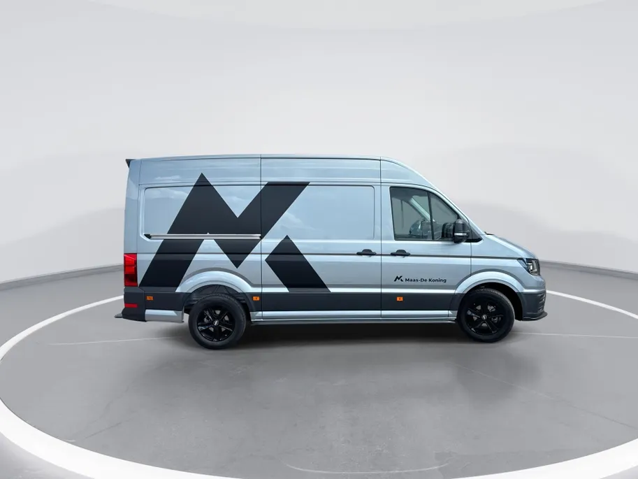 Volkswagen Bedrijfswagens Crafter Bedrijfswagens 35 Trendline 2.0 TDI 140pk L3H3 · 18' LM velgen · Trekhaak · Sidebars · Achterdeurspoiler · Voorspoiler · Camera · Apple/Android Car Play · Navigatie