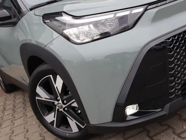 Toyota Aygo X Hybrid 115 pulse Bi-Tone | Easy Pack VERKOCHT