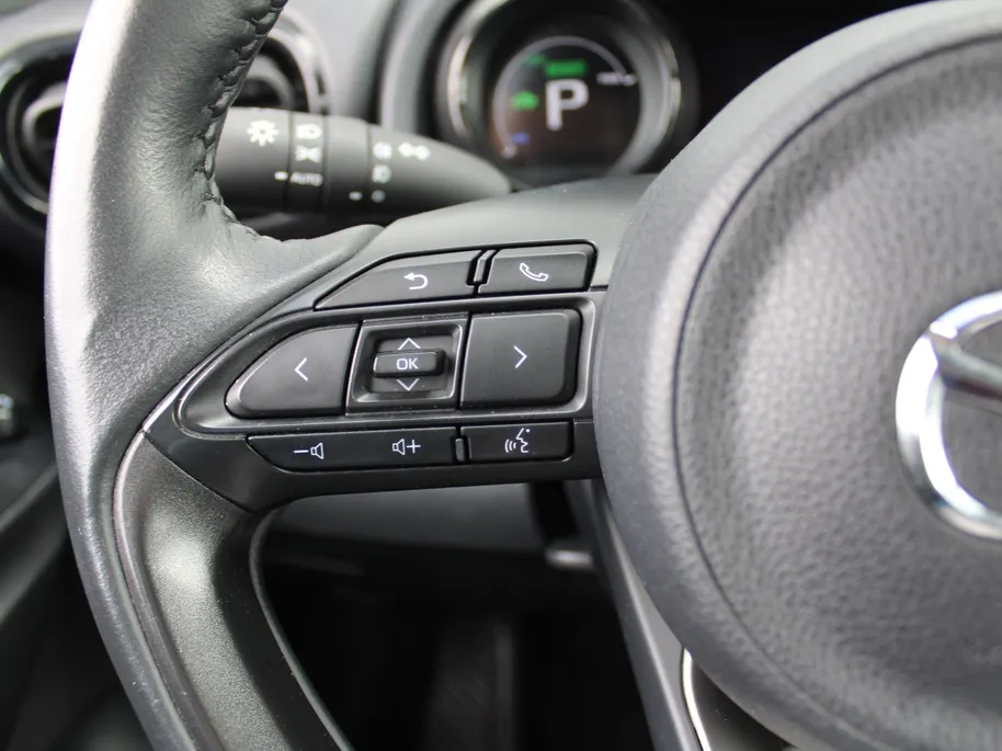 Mazda 2 Hybrid 1.5 Agile | Comfort pakket | 15' LM | Stoelverwarming | Apple Carplay/Android Auto |