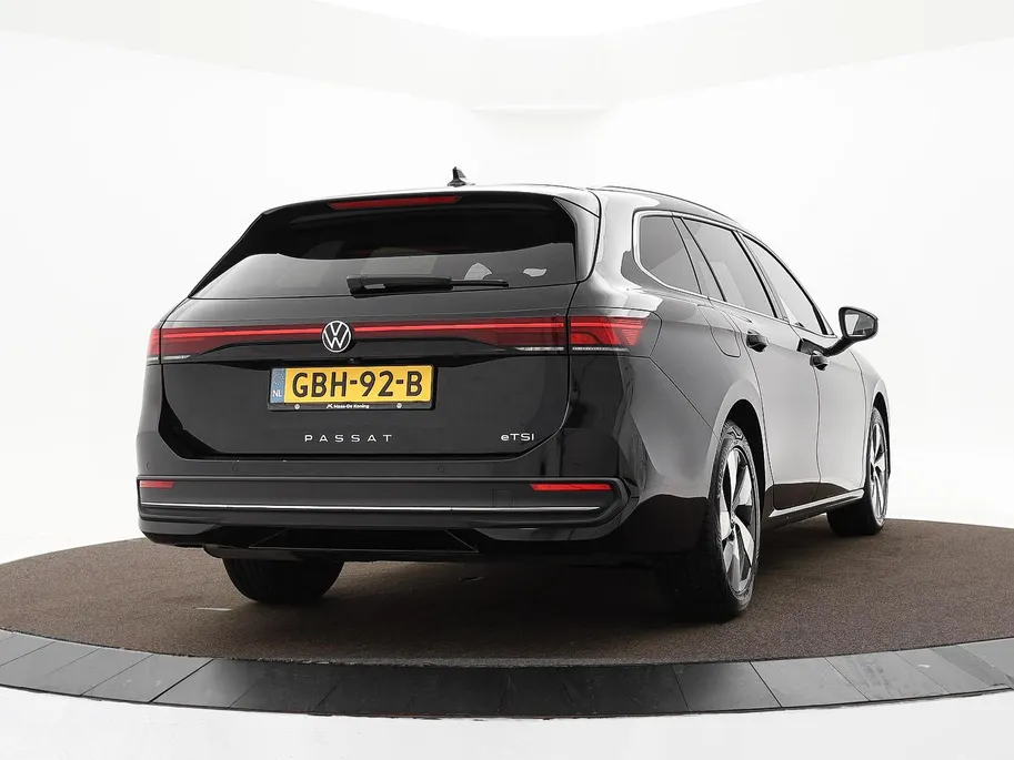 Volkswagen Passat Variant 1.5 eTSI 150pk DSG Business · Camera · Stuur- & Stoelverwarming · Apple/Android Car Play · Massagefunctie Voorstoelen · Garantie t/m 11-06-2028 of 100.000km