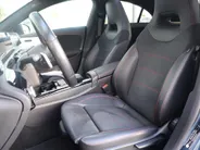 Mercedes-Benz CLA 200 Business Solution AMG l Panoramadak l Stoelverwarming l Ambiente lichtpakket