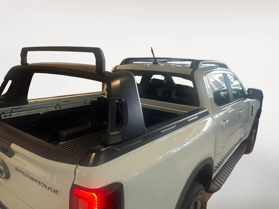 Ford Ranger Stormtrak 2.3 PHEV 279pk 10-traps automaat | 5 persoons | GRIJS kenteken | Nu rente actie 0,99% op financial lease | Trekhaak | Leder | Automatische airco (Virtuele voorraad! Betreft landelijke voorraadauto)