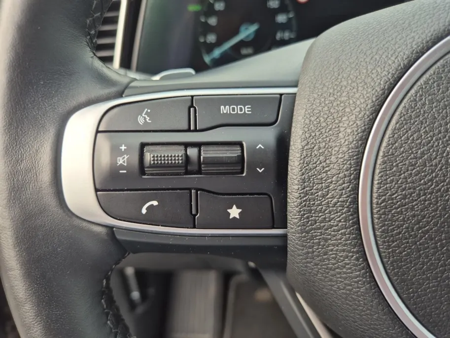 Kia Sportage 1.6 T-GDi Plug-in Hybrid AWD DynamicLine | Cruise Control | Climate Control | Camera | Navigatie | Stoelverwarming | Stuurverwarming | Elektrisch Verstelbare Bestuurdersstoel |
