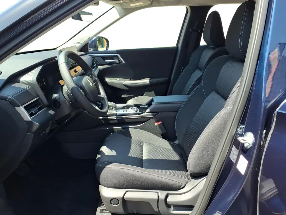 Mitsubishi Outlander 2.4 PHEV Pure | Showroomvoorraad model met 5.000 euro korting bij levering voor 30-6-2026  |Navigatie | Airco/ECC | L.M.Velgen | 8 jaar garantie