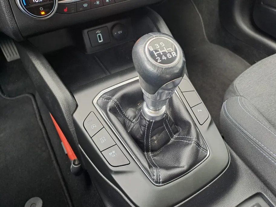 Ford Focus Wagon 1.0 EcoBoost Active Business | Navi | PDC | Cruise | Trekhaak | ECC | Stoel, Stuur, Voorruit verwarming