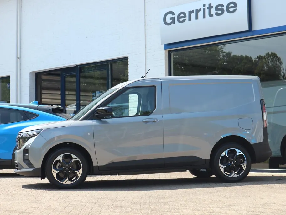 Ford E-Transit Courier Limited 44 kWh | TREKHAAK | NAVI | WINTERPACK |