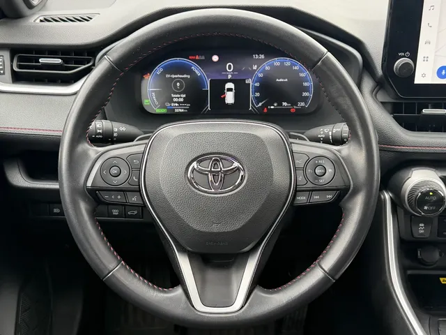 Toyota RAV4 2.5 PHEV Bi-Tone+ AWD | Trekhaak | Panoramadak | Stoel Verwarming & Ventilatie |