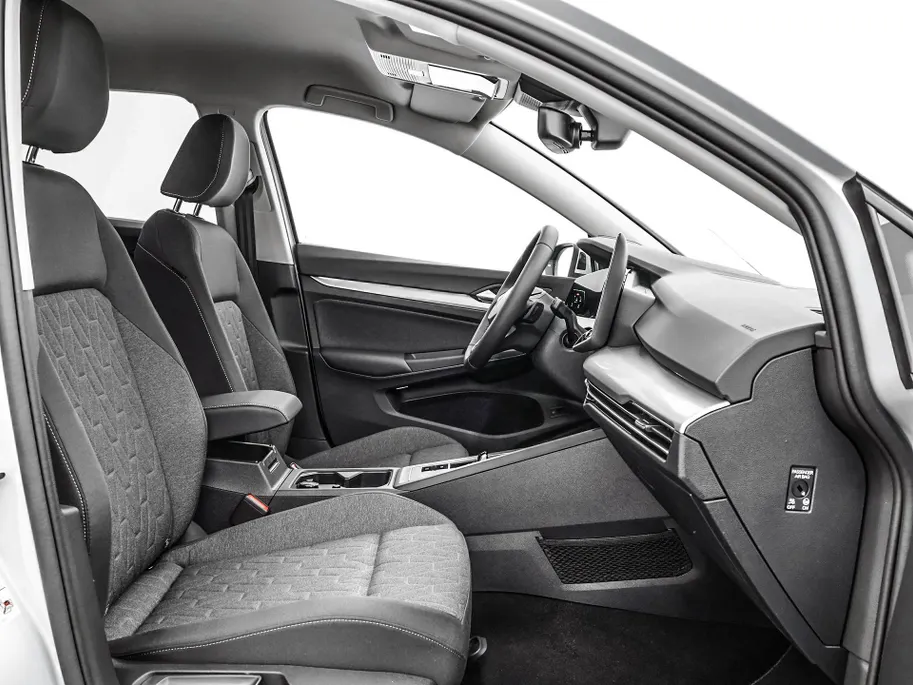 Volkswagen Golf Life Edition 1.5 eHybrid 204 PK 6 versn. DSG · Achteruitrijcamera · Draadloze telefoonlader · Comfort pakket ·