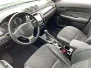 Suzuki Vitara 1.5 Hybrid Style *Automaat*Navi+Camera*Adapt. Cruise Control*Stoelverwarming*Climate Control*LM.Velgen*Trekhaak*Zeer nette auto!