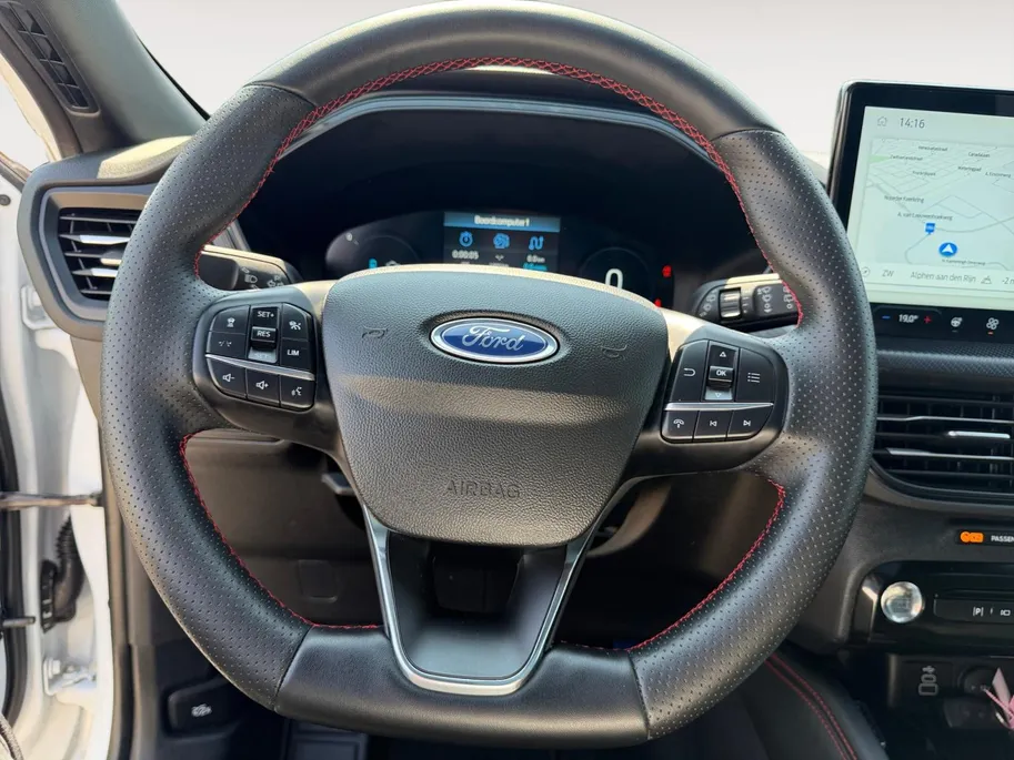 Ford Kuga 2.5 PHEV ST-Line X | Automaat | Pano dak | HUD | Elektr. uitklapbare trekhaak | Adapt. Cruise control | BLIS | Parkeersensoren voor en achter | 360 graden camera | Elektr. achterklep | B&O audio | Navigatie | Apple carplay & Android auto | Fabrieksgaranti