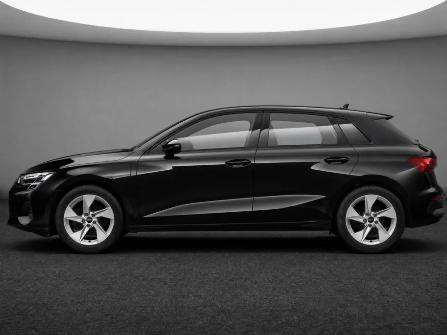 Audi A3 Sportback 40 TFSI e Advanced edition 204 PK · Assistent rijden en parkeren plus · Optiekpakket zwart plus · Lichtpakket plus ambient light · MEGA Sale
