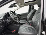 Ford Fiesta 1.0 EcoBoost Hybrid Vignale | Dealer onderhouden | NL auto | Adapt. cruise control | Pano dak | BLIS | Winter pack | Parkeersensoren voor en achter | Achteruitrijcamera | 17' lichtmetalen velgen | Bovag garantie |