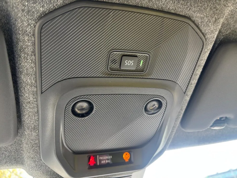 Renault 5 comfort range iconic cinq 52 kWh AUTOMAAT NAVI AIRCO CAMERA ADAPTIEVE CRUISE CONTROLE STOELVERWARMING STUURVERWARMING APPLECARPLAY ANDROID AUTO !!!LET OP DEMO VRAAG NAAR DE KMSTAND!!!