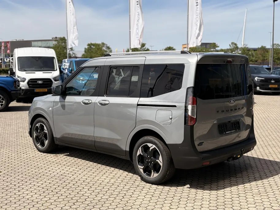Ford Tourneo Courier EV 136pk | Trekhaak | Winter Pack
