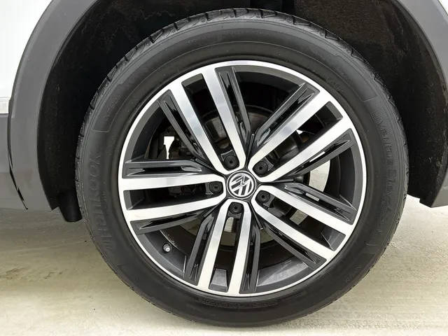 Volkswagen Tiguan 2.0 TSI 4Motion Highline Business R | PANORAMA | HEAD UP | ADAPTIVE | ELEKTR. A-KLEP | STOELVERW. | NAVI |