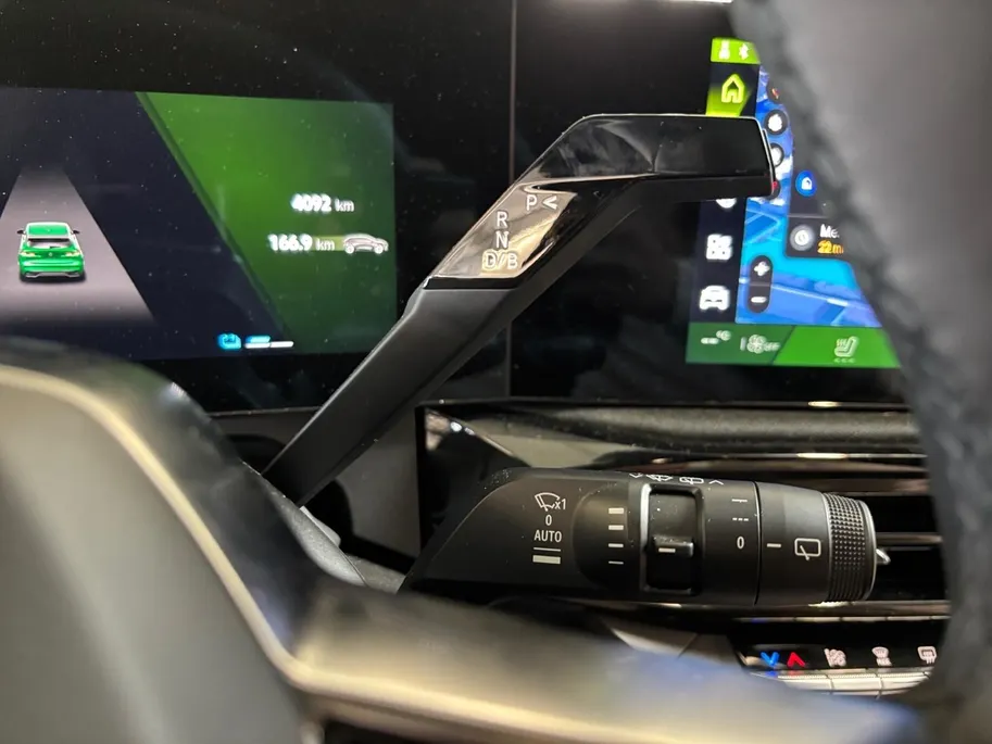 Renault Clio 1.8 Hybrid 160 techno AUTOMAAT NAVI AIRCO CAMERA CRUISE CONTROLE STOELVERWARMING APPLE CARPLAY ANDROID AUTO !!LET OP RIJDENDE DEMO!!