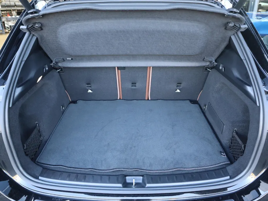 Mercedes-Benz GLA 180 AMG Line l Keyless l Achteruitrij camera l Stoelverwarming