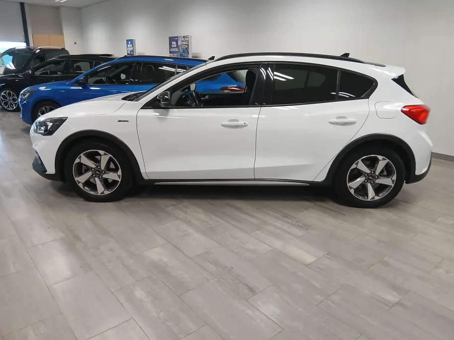 Ford Focus 1.0 EcoBoost 125PK Active Business | Winter Pack | Afn. Trekhaak | Zwart dak | Dakreling |