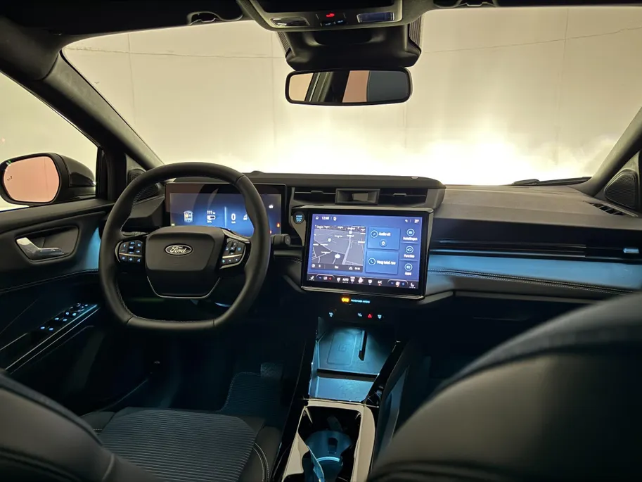 Ford Puma Gen-E BlueCruise Edition 47 kWh | DIT IS EEN VOORRAADAUTO! | Winterpack | Trekhaak | Matrix LED | Premium Connectivity |