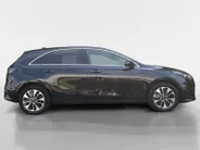 Kia Ceed 1.0T Design Edition | Stoel en stuurverwarming | Dodehoek detectie | Navigatie | Camera | Apple carplay / Android Auto | JBL sound system |