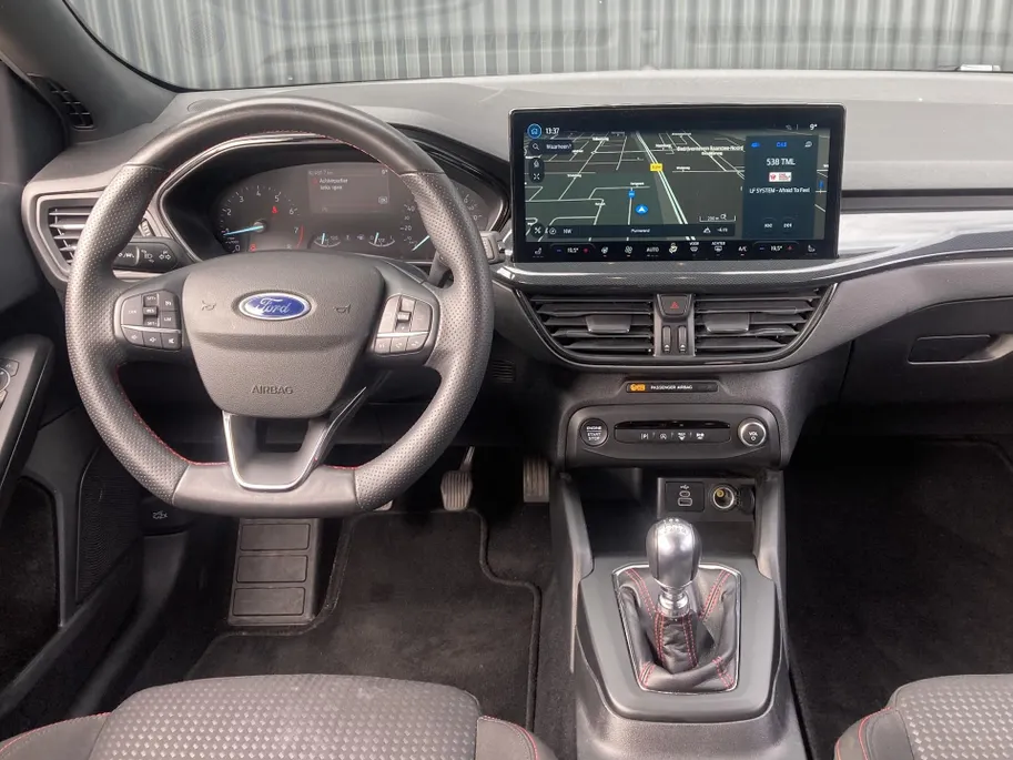 Ford Focus 1.0 EcoBoost Hybrid 125 pk ST Line 5-deurs Navigatie - Apple Carplay/Android Auto - Winter Pack