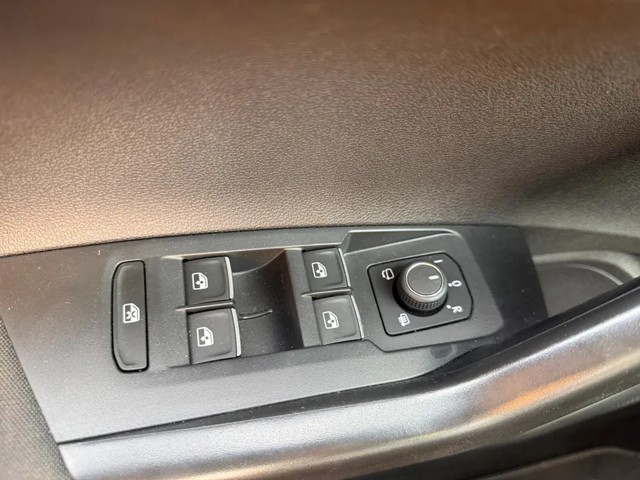 Volkswagen Taigo 1.0 TSi DSG7-autom. R Line | Automaat | Camera | Climate Control | Apple Carplay/Android Auto | Keyless | Sportstoelen | R-line