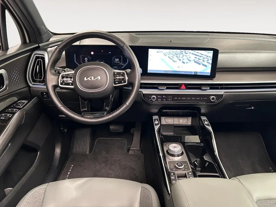 Kia Sorento 1.6 T-GDi Plug-in Hybrid 4WD DynamicPlusLine 7p | Apple Carplay / Android Auto | Navigatiesysteem | Licht + Regensensor | Stoel + Stuurverwarming | Elektrisch Verstelbare Bestuurdersstoel | Elektrisch Bedienbaar Schuif / Kanteldak | Elektrisch bedienbare 