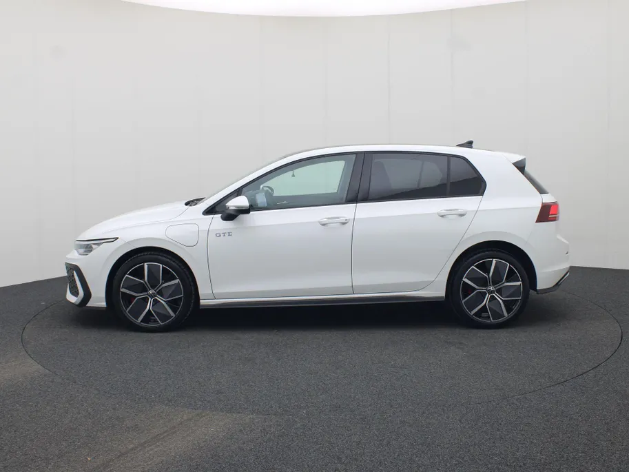Volkswagen Golf GTE 1.5eHybrid 272PK GTE · Navigatie · Apple/Android Car Play · Camera + Parkeersensoren · Garantie t/m 18-03-2030 of 100000km · EXTRA INRUILKORTING ·